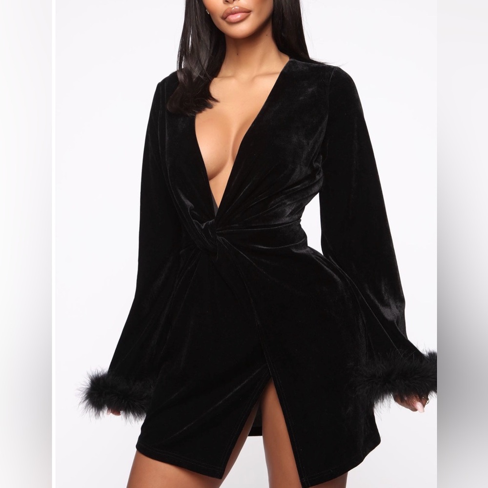 Elegant Mini Black Velvet Dress